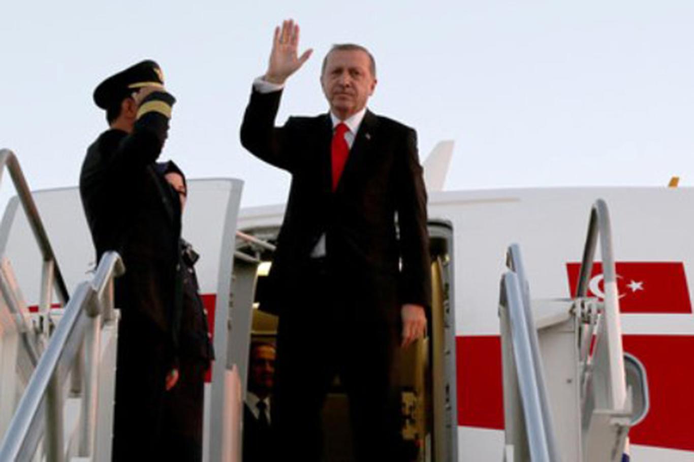 Cumhurbaşkanı Erdoğan 'Üçlü Zirve' için İran'a gitti